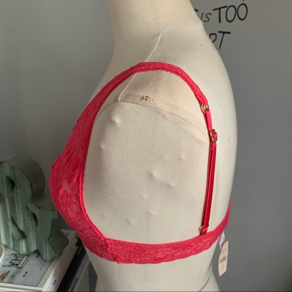 Victoria’s Secret// lace bralette size Medium - Picture 3 of 4